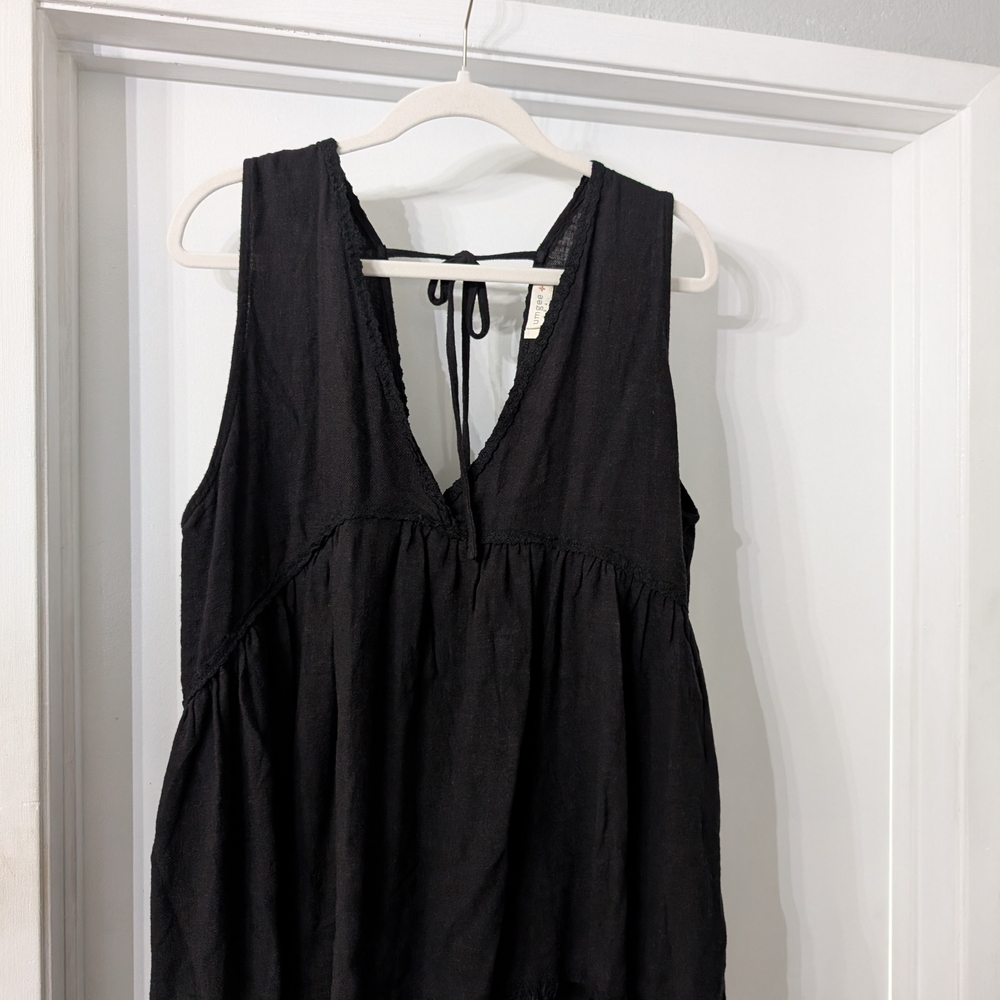 Umgee Black Textured Sleeveless Top